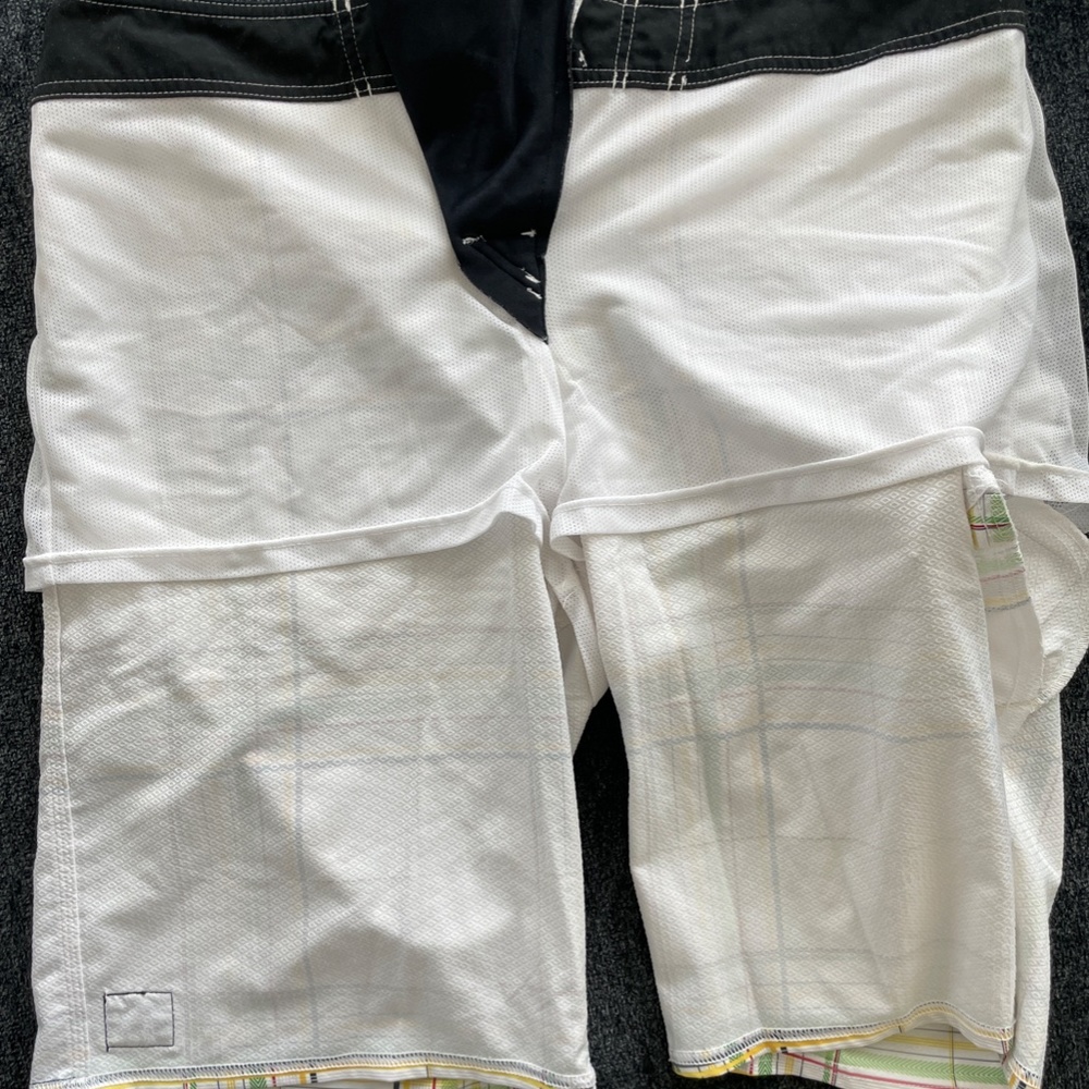 Mens Quicksilver Board Shorts / Swim Trunks 36w - Picture 4 of 5